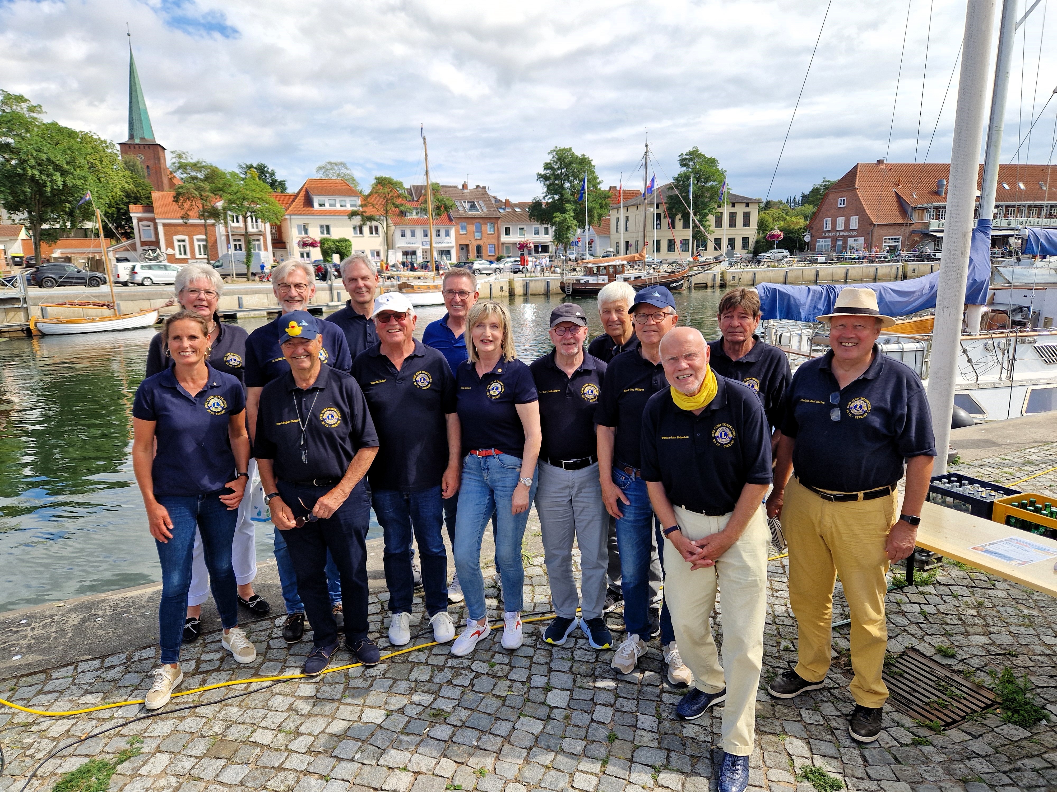 Mitglieder des Lions Club Neustadt in Holstein